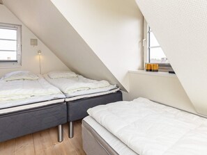 Room - 10 Person Holiday Home in Blavand (Blavand)