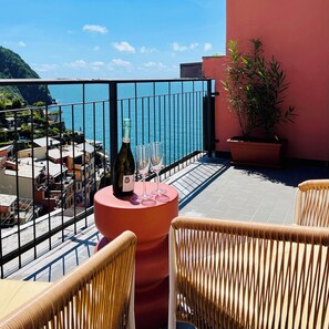 Superior-Apartment, Meerblick | Terrasse/Patio