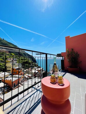 Apartamento superior, vistas al mar | Terraza o patio