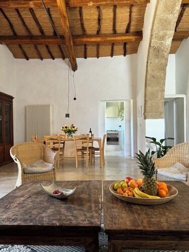 Charming 17th-century Landhouse Xiprer - near to the town and the sea