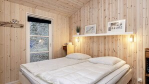 House | 4 bedrooms, individually furnished - 4 Star Holiday Home in Albaek (Aalbaek)
