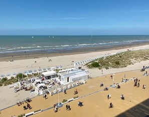 Apartment | View from property - Apartment in Nieuwpoort by the Beach (Nieuwpoort)