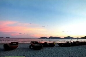 Beach - Tinghai Yushu Hotel (Taishan)