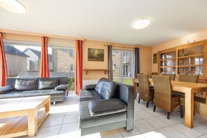 Living area - Flat in Koksijde Near Seafront (Middelkerke)