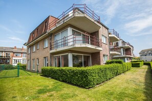 Apartment | Exterior - Flat in Koksijde Near Seafront (Middelkerke)