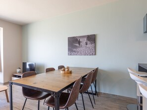 Apartment | Dining