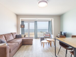 Living area - Modern Apartment With Frontal Sea-view (Middelkerke)