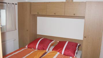 House | 2 bilik tidur, dilengkapkan perabot secara berasingan