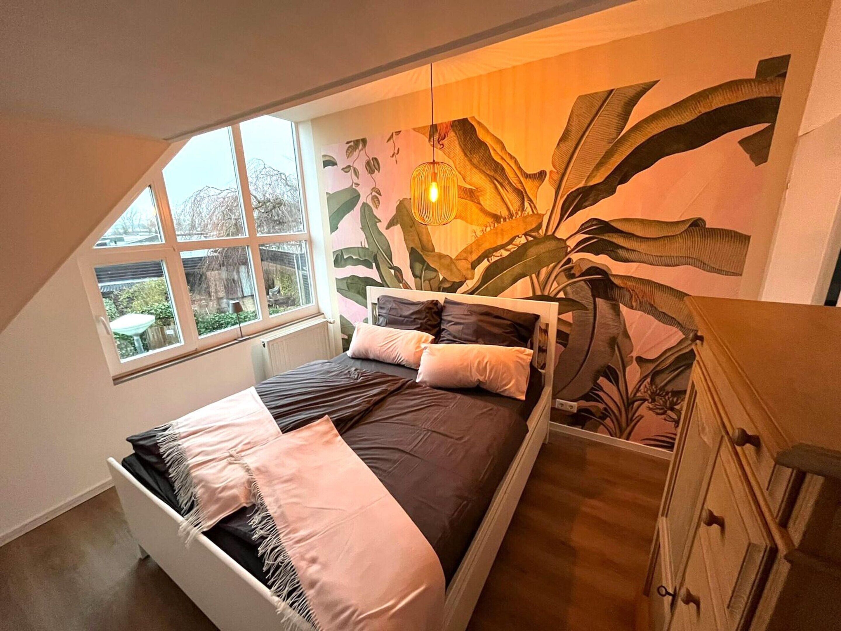 House | 3 bedrooms, individually furnished, bed sheets