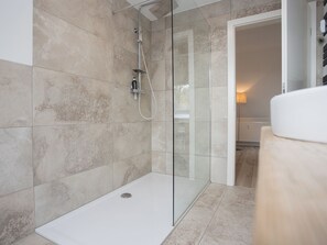 Apartment | Bathroom