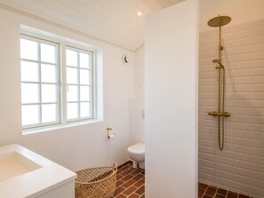 House | Bathroom - 6 Person Holiday Home in Fano (Fano)