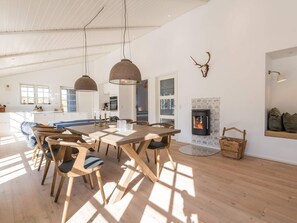 House | Dining - 6 Person Holiday Home in Fano (Fano)