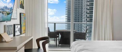 Desk, iron/ironing board, WiFi, bed sheets