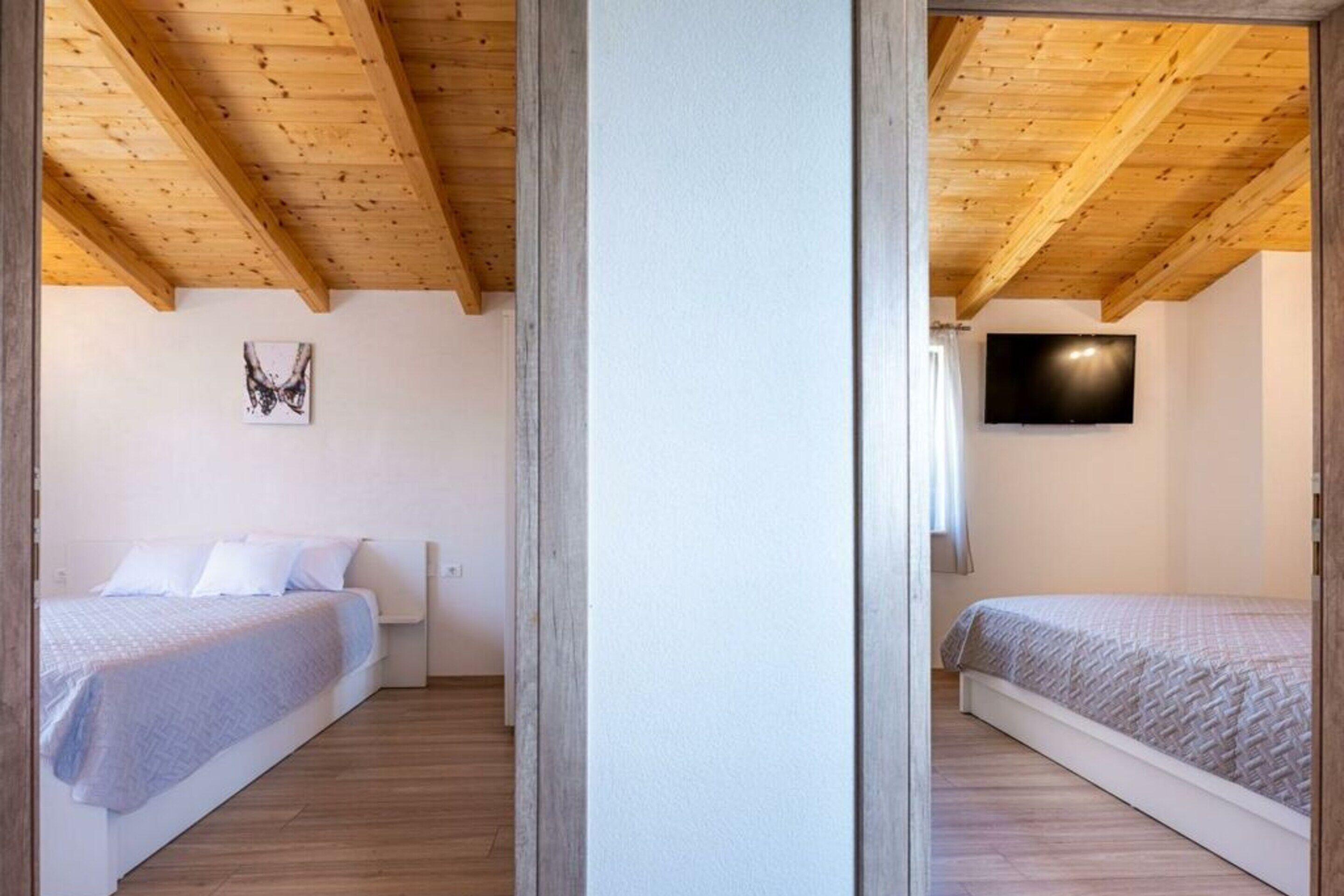 3 عدّة غرف نوم ومكواة/لوح كي