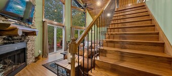 The Cozy Nolin Cabin in Mammoth Cave, KY makes for the Perfect Lakefront Getaway