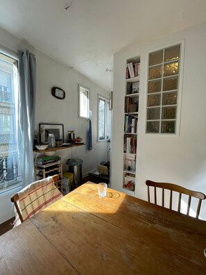 Dining - Appartement Arty et Confortable, au Pied de Montmartre (Paris)
