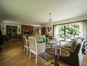 House | Tempat makan