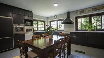 House | Private kitchen | High chair
