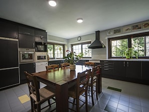 House | Private kitchen | Highchair - Chalet in Vielha Near Baqueira Ski Resort (Vielha e Mijaran)