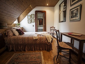 House | 4 bedrooms, bed sheets - Chalet in Vielha Near Baqueira Ski Resort (Vielha e Mijaran)