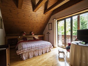 House | 4 bilik tidur, cadar katil