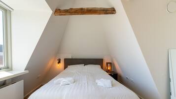 2 bedrooms, soundproofing, bed sheets