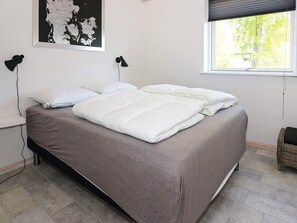 House | 6 bedrooms, individually furnished - 12 Person Holiday Home in Hadsund-by Traum (Hadsund)