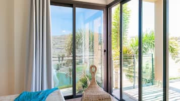 House | 2 bedrooms, individually furnished, bed sheets