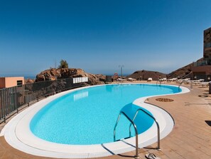 House | Pool