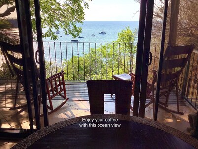 Amazing ocean view condo, steps to the beach, 3 pools, gated community