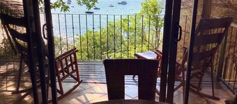 Amazing ocean view condo, steps to the beach, 3 pools, gated community