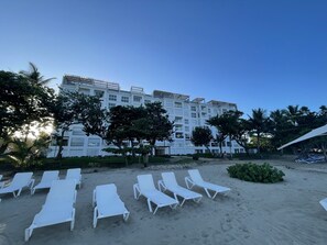 Property grounds - Playa Dorada: Cozy family friendly beachfront 3 bedroom /3 bathroom apartment. (Puerto Plata)