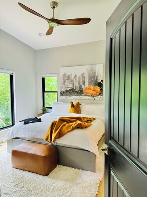 2 habitaciones, tabla de planchar con plancha, wifi y ropa de cama 