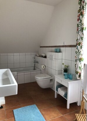 Apartment | Bathroom - To the Hoffsteer Hunnertigtig (Ottersberg)