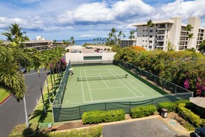 Sports court - Studio Suite at the Maui Banyan Steps to the Beach A/C and private Lanai (Kihei)
