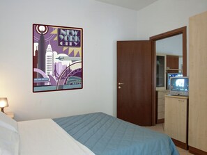 Apartment | 3 bedrooms - Vibrant Apartment in Rimini With Balcony (Rimini)