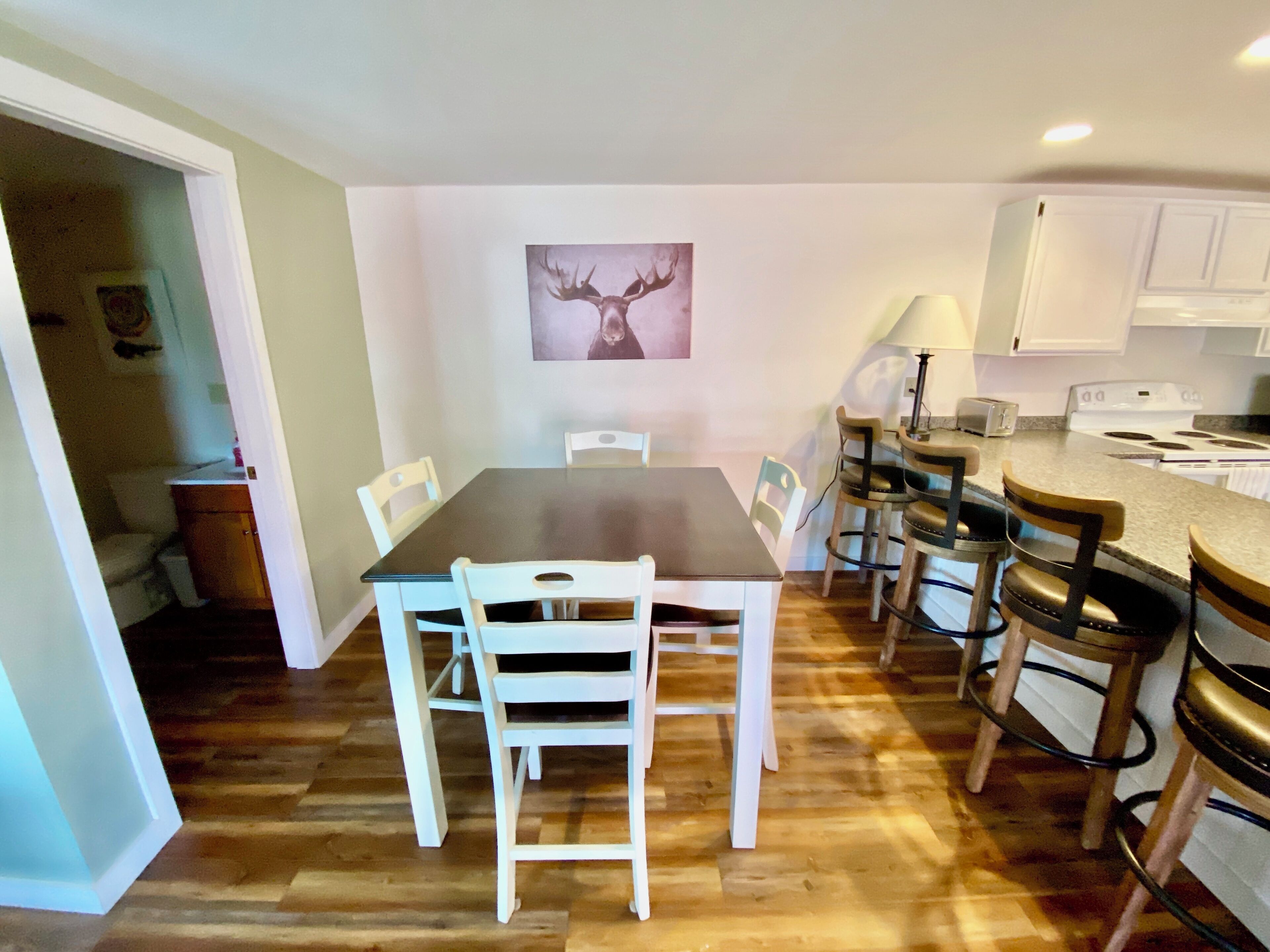 Leilighet – premium, 2 soverom, ikke-røyk, kjøkken | 2 soverom, individuelt dekorert og individuelt innredet