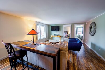 Downtown Greenville Spacious Apartment