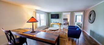 Downtown Greenville Spacious Apartment