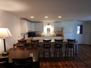 Premium Apartment, 2 Bedrooms, Non Smoking, Kitchen | Private kitchen | Cookware/dishes/utensils
