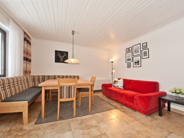 House | Dining