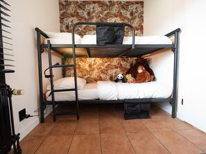 House | 3 bedrooms, bed sheets
