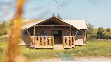 Tent | Exterior