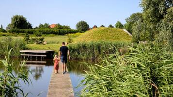 Lều | 2 phòng ngủ, trang bị nội thất với thiết kế riêng biệt, bộ trải giường