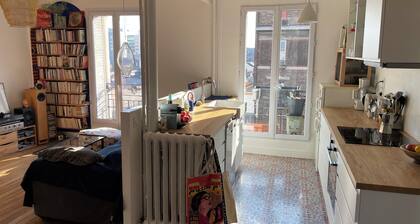 Bright, spacious apartment close to the canal and the parc de la Villette !