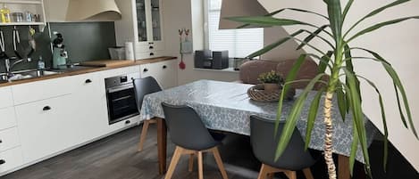 Apartment | Private kitchen | Oven, electric kettle, toaster, highchair