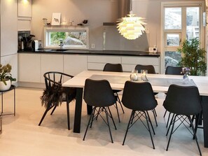 House | Dining - 4 Star Holiday Home in Averoy (Averoy)