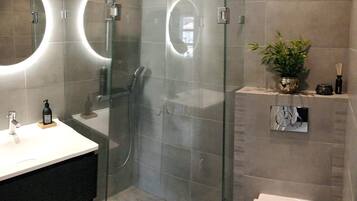 House | Bathroom