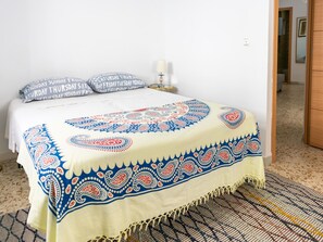 House | 2 bedrooms, bed sheets