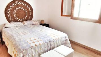 Nhà | 3 phòng ngủ, trang bị nội thất với thiết kế riêng biệt, bộ trải giường